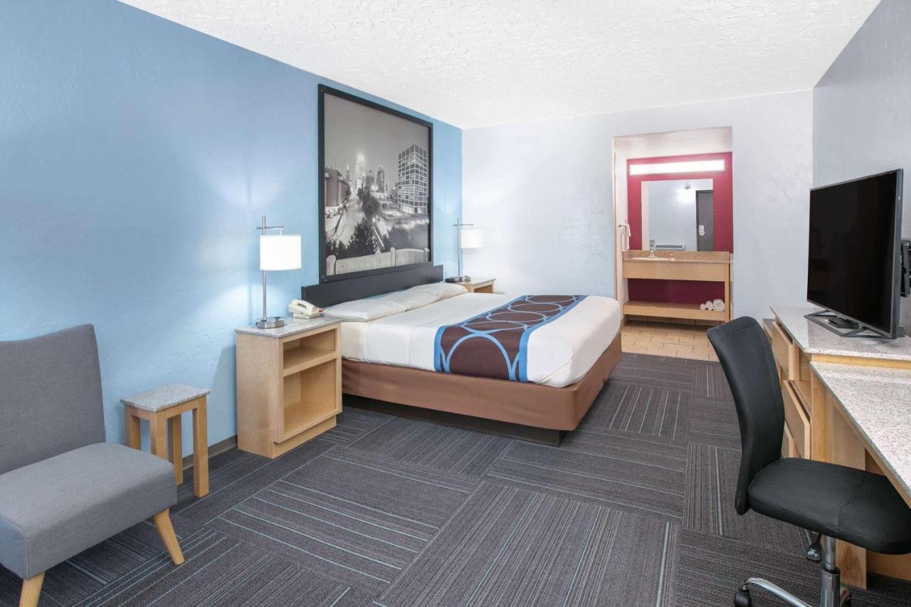 Super 8 By Wyndham City Of Moore Exterior photo