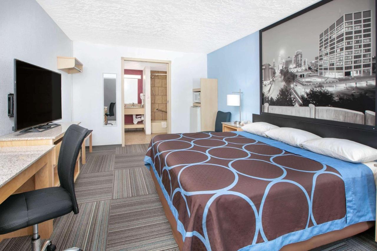 Super 8 By Wyndham City Of Moore Exterior photo