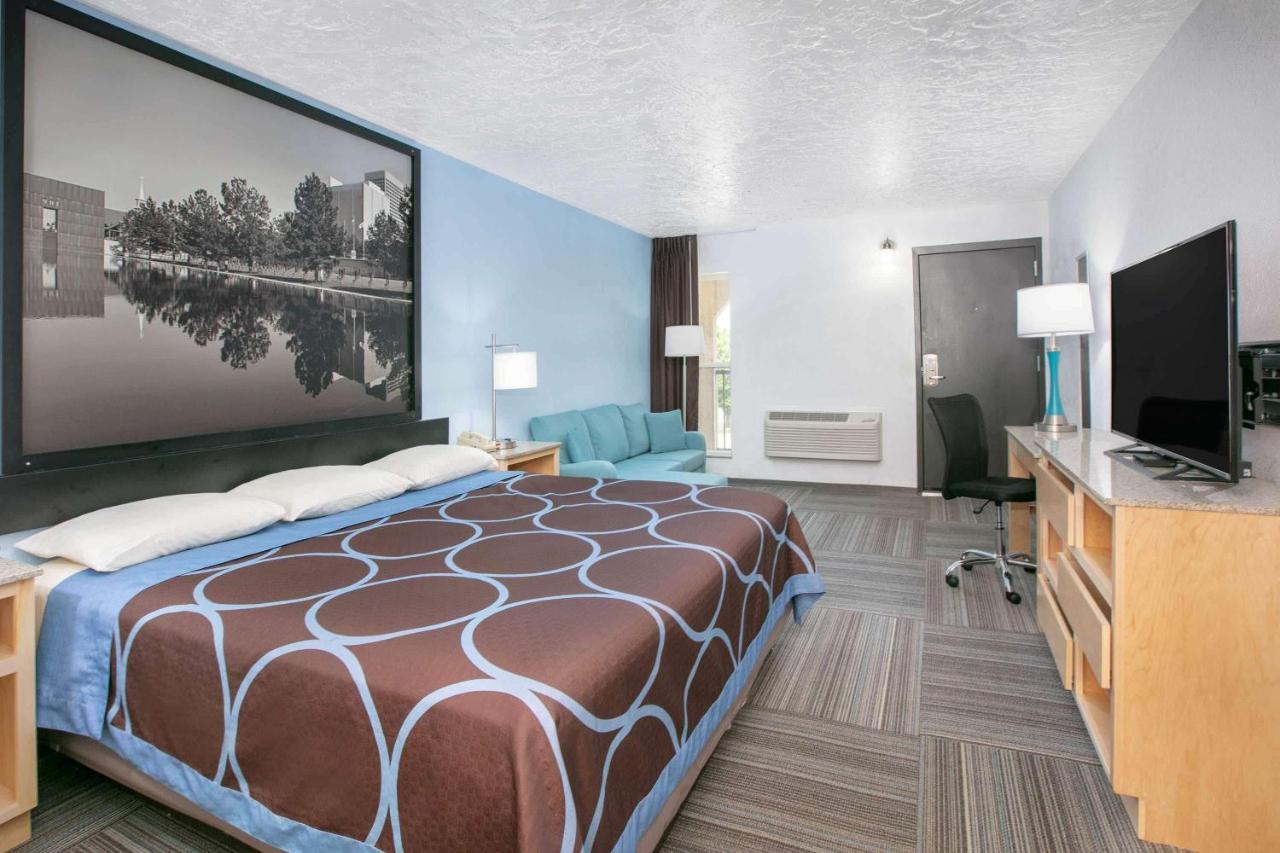 Super 8 By Wyndham City Of Moore Exterior photo